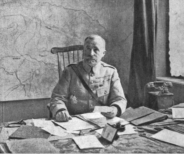 'La victoire de Douaumont-Vaux (24 octobre-2 novembre 1916); le general Nivelle, commandant..., 1916 Creator: Unknown.