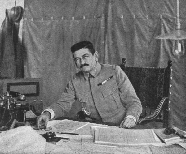 'La victoire de Douaumont-Vaux (24 octobre-2 novembre 1916); le general Mangin, commandant..., 1916. Creator: Unknown.
