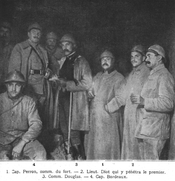 'Apres la reprise du Fort de Vaux; 1. Cap. Perron, comm.du fort.--2. Lieut. Diot qui y..., 1916. Creator: Unknown.