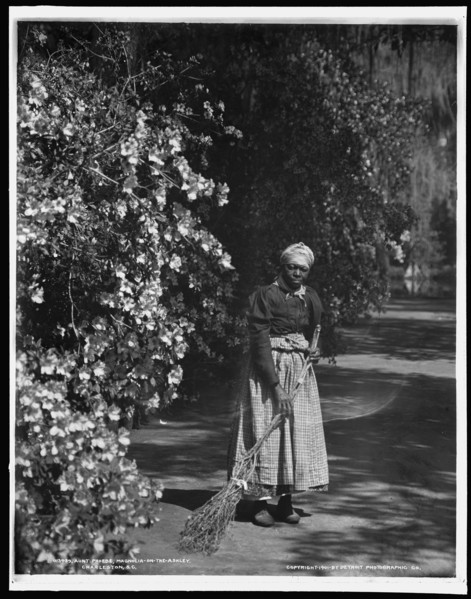 Aunt Phoebe, Magnolia-on-the-Ashley i.e. Magnolia Gardens, Charleston, S.C., c1901. Creator: William H. Jackson.