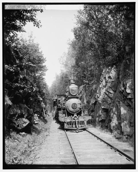 Summit cut, Green Mountains, between 1900 and 1906. Creator: Unknown.
