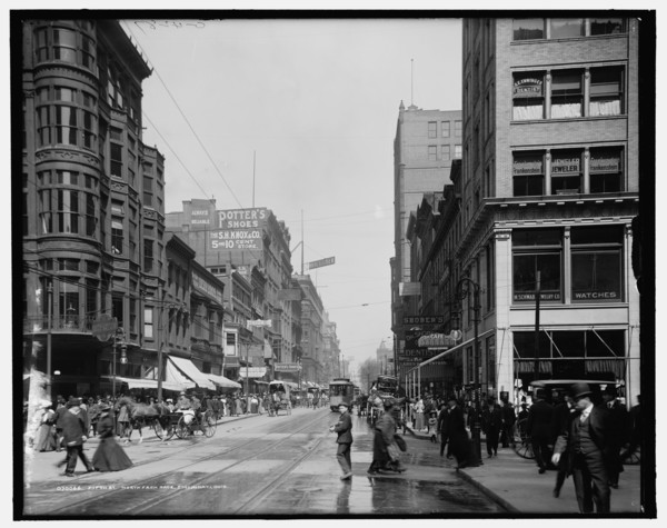 Fifth St. Street, north from Race, Cincinnati, Ohio, between 1900 and 1910. Creator: Unknown.