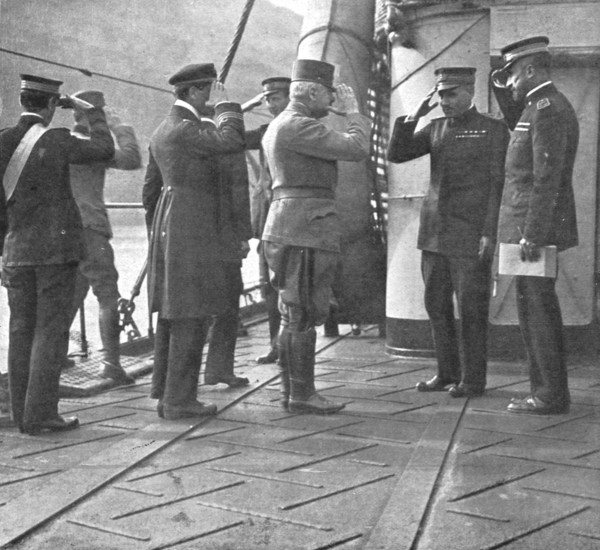 'Du Bosphore a L'Adriatique; Le general autrichien Pflanzer Baltin recu a bord du navire..., 1918. Creator: Unknown.