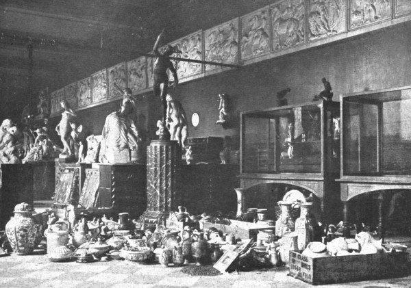 'Nos villes a sac; Statues, vases et tableaux que les Allemands avaient rassembles dans une..., 1918 Creator: Unknown.