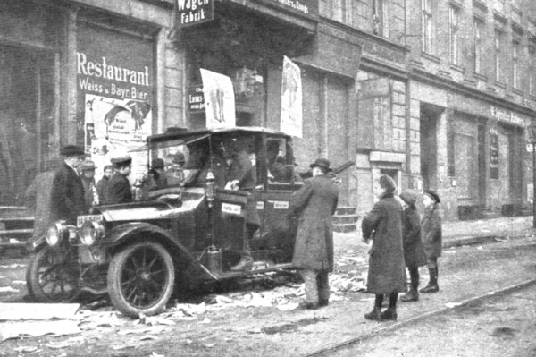 'La Nouvelle Europe; les elections Allemandes; auto-taxi de propagande social-democrate..., 1919. Creator: Unknown.