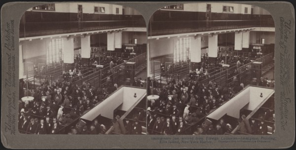 Immigrants arrived from foreign countries to the New York Harbor, c.1900. Creator: Underwood & Underwood.