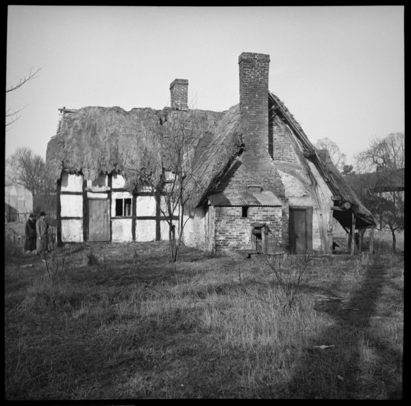Artist's Cottage, Trotshill, Warndon, Worcester, Worcestershire, 1939. Creator: Marjory L Wight.