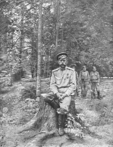 'Le prisonnier de Tsarskoie-Selo; L'empereur dechu et ses gardiens dans le parc de l'ancien..., 1917 Creator: Unknown.