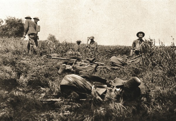 'Dans le bataille; en avant de Lucy-le-Bocage: arrives, le 1er juin, sur le Marne, dans le..., 1918. Creator: Unknown.