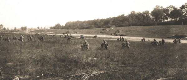 'A l'est de Montdidier; la poursuite de l'ennemi en direction de Lassigny et de Roye..., 1918. Creator: Unknown.