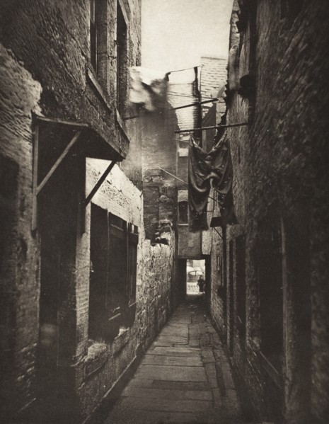 Close No. 101 High Street (#8), Printed 1900. Creator: Thomas Annan.