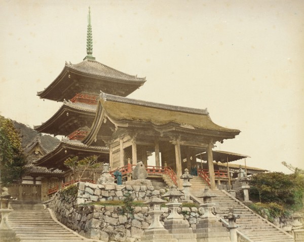 Entrance Gate of Kiyomidzu, 1865. Creator: Unknown.