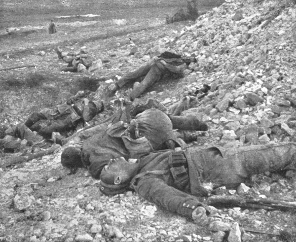 'Notre offensive du 15 decembre 1916; Cadavres allemands', 1916. Creator: Unknown.