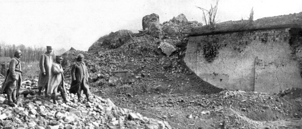 'En territoire libere; Le general Franchet d'Esperey devant les ruines du chateau historique de Ham' Creator: Unknown.