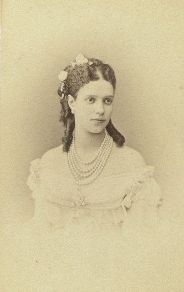 Princess Dagmar (later Empress Maria Feodorovna) head-and-shoulders..., between 1860 and 70. Creator: Unknown.