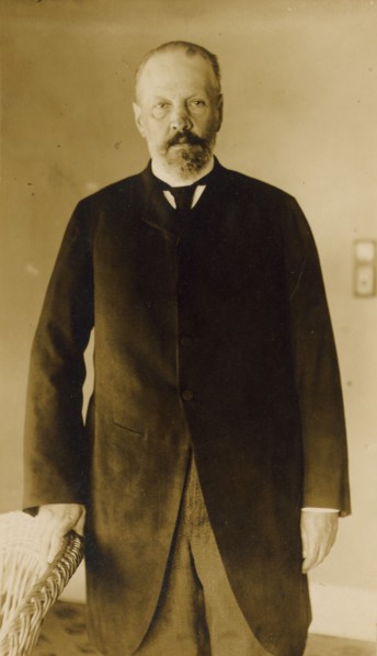 Serge Witte in his room at the Wentworth Hotel, Portsmouth, 1905. Creator: Unknown.