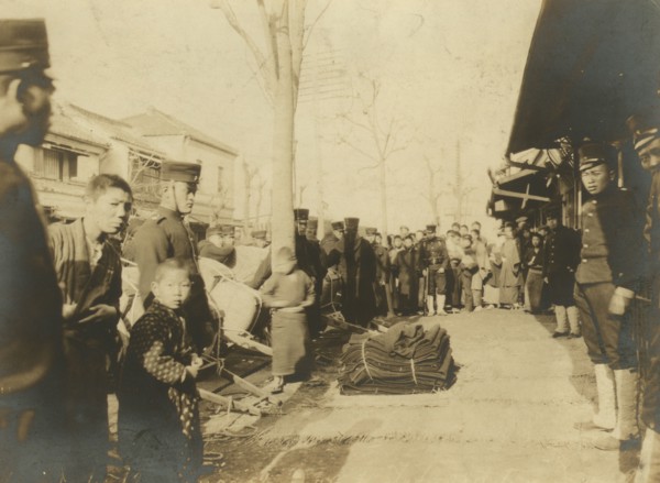 Distribution of blankets to troops at Tokio, c1904. Creator: Unknown.