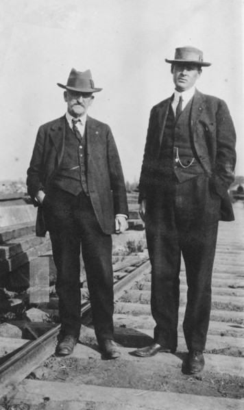 Mr. Edes and Lieut. Mears, between c1900 and 1916. Creator: Unknown.