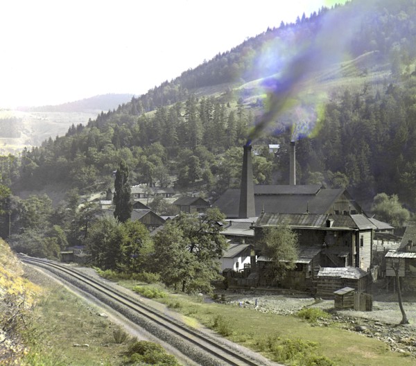 Glass factory in Borzhom, between 1905 and 1915. Creator: Sergey Mikhaylovich Prokudin-Gorsky.