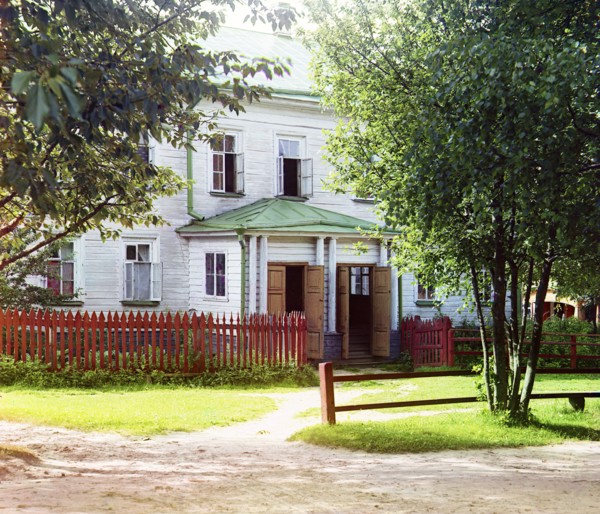 Residence for the sisters of the Leushinskii Monastery [Leushina, Russian Empire], 1909. Creator: Sergey Mikhaylovich Prokudin-Gorsky.