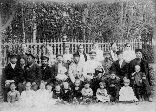 Workers of the Gorokhov mill with their families, 1904. Creator: Unknown.