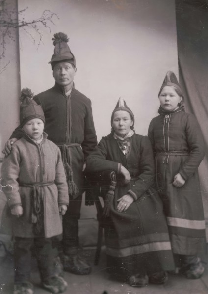 Samen Anders Mårtensson Ringdal with family, 1897. Creator: Unknown.