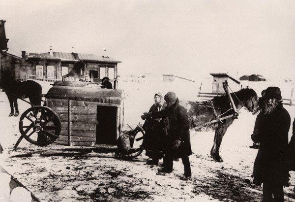 Sending peasant settlers to the place of permanent residence, 1890. Creator: Unknown.