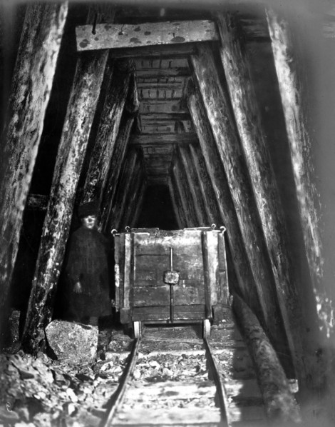 Working in the Tunnell, 1900-1904. Creator: Unknown.