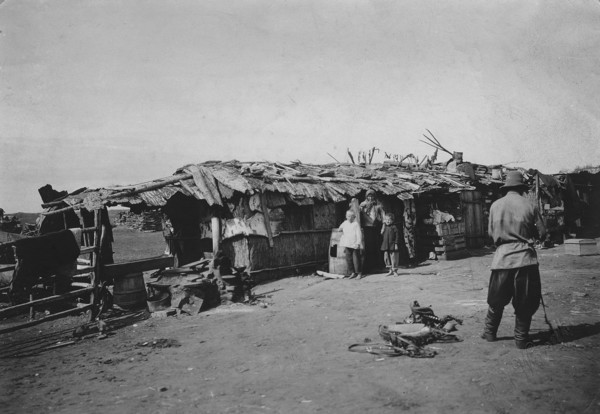 Workers' booths on Lake Shira., 1900-1909. Creator: LI Vonago.