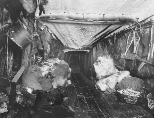 Interior of Eskimo hut, 1916. Creator: Lomen Brothers.