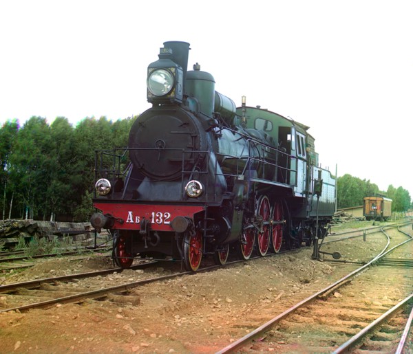Steam engine "Kompaund" with a Schmidt super-heater, 1910. Creator: Sergey Mikhaylovich Prokudin-Gorsky.