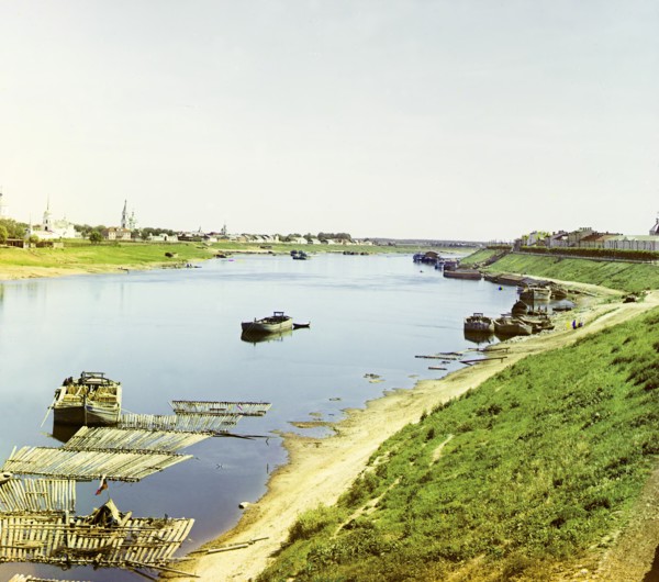 Tver'. Left: Otroch Monastery, Ekaterininskaia Church, Church of Sts. Mina, Victor and..., 1910. Creator: Sergey Mikhaylovich Prokudin-Gorsky.