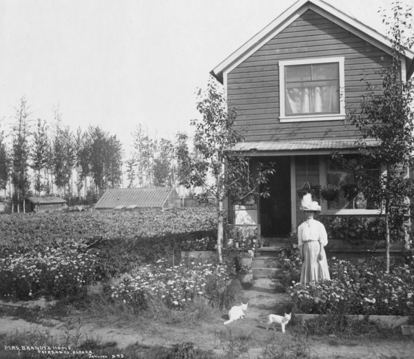 Mrs. Brandt's home, 1916. Creator: Unknown.