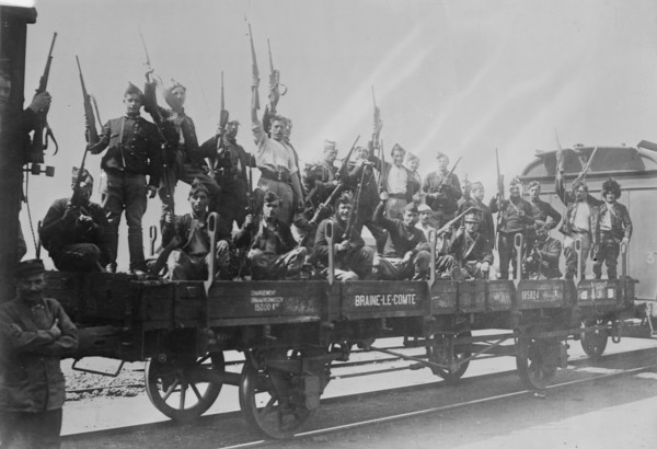 Belgian guide reg't [i.e., regiment] starting to front, between 1914 and 1918. Creator: Bain News Service.