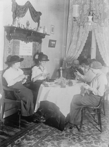 Berlin, knitting for soldiers in Doctor's anteroom, between 1914 and c1915. Creator: Bain News Service.