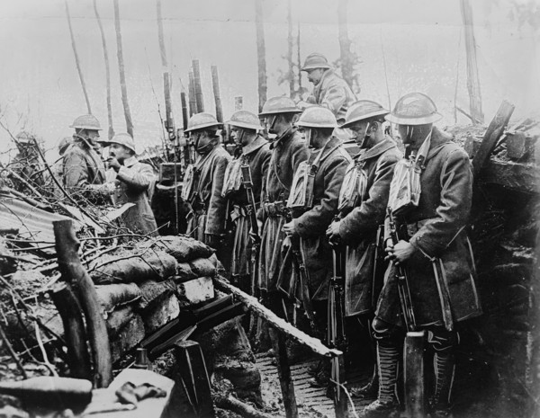 U.S. infantry & machine gun men assigned in trenches, between c1915 and c1920. Creator: Bain News Service.