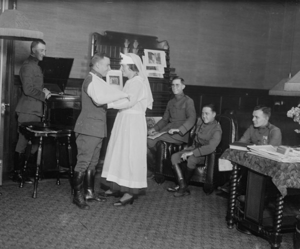 Red Cross wounded officer, between 1917 and c1920. Creator: Bain News Service.