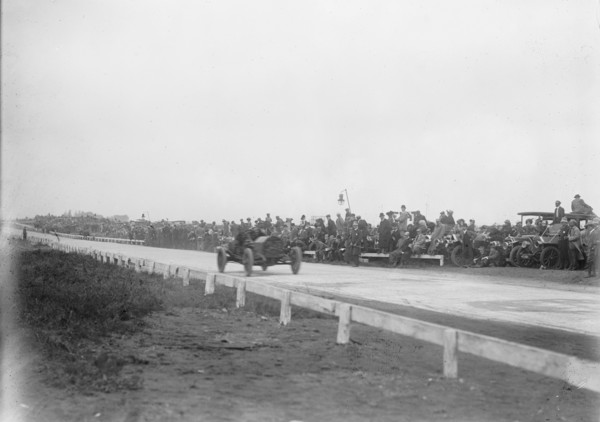 Dawson's "Marmon", 1910. Creator: Bain News Service.