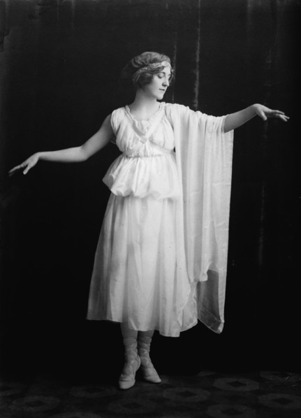 Violet Romer, between c1910 and c1915. Creator: Bain News Service.