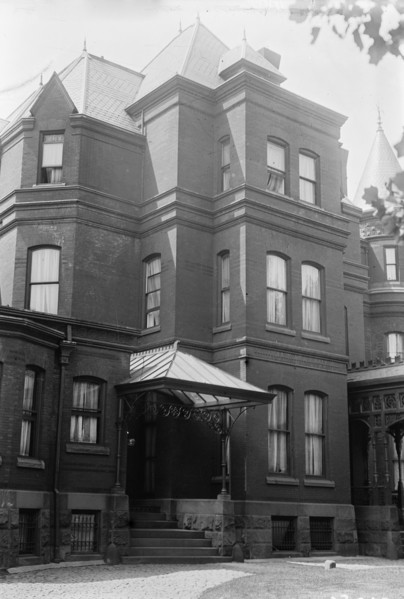 J.H. Hammond's, Washington, between c1910 and c1915. Creator: Bain News Service.