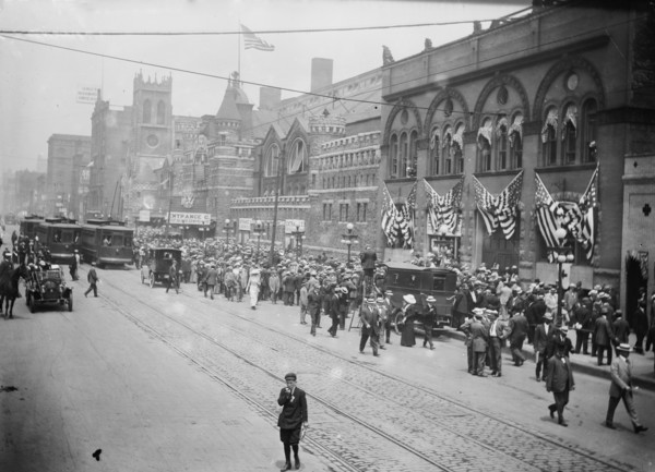 Convention crowd - Chicago, 1912. Creator: Bain News Service.