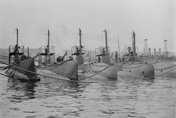 SALEM, GRAYLING, TARPON, OCTOPUS, BONITA, and NEBRASKA, 1911. Creator: Bain News Service.