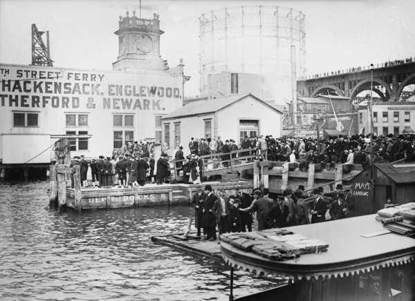 Watching warships 10/28/11, 1911. Creator: Bain News Service.