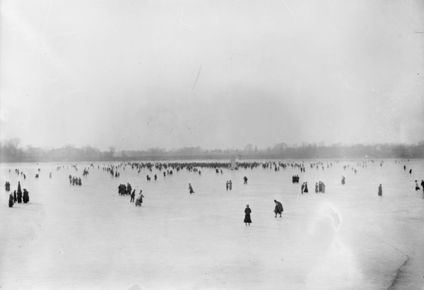 At Red Bank, between c1910 and c1915. Creator: Bain News Service.
