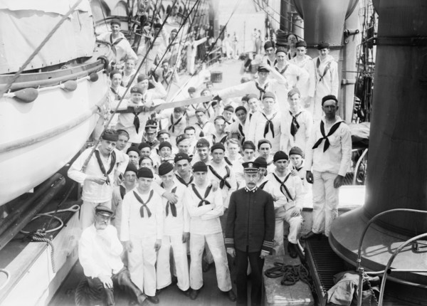 Capt. B.H. Tillman & boys - "Newport", 1913. Creator: Bain News Service.