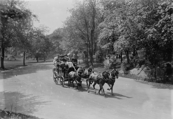 Ladies' 4-in-hand-club, between c1910 and c1915. Creator: Bain News Service.