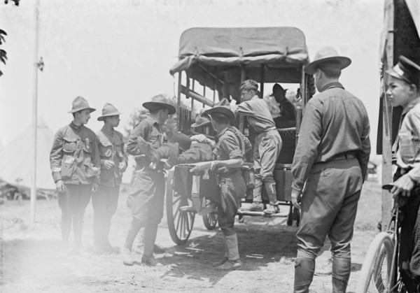 Heat Prostrations - Gettysburg, 1913. Creator: Bain News Service.