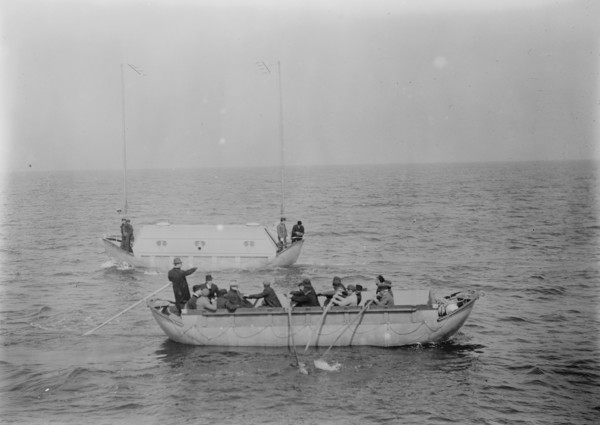 Lundin lifeboats, between c1910 and c1915. Creator: Bain News Service.