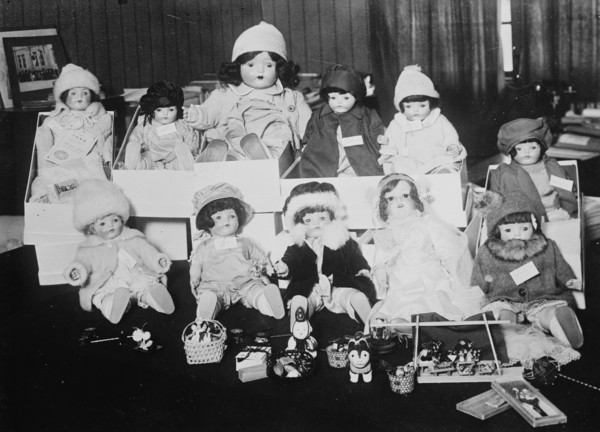 U.S. dolls for Japanese children, between c1915 and c1920. Creator: Bain News Service.