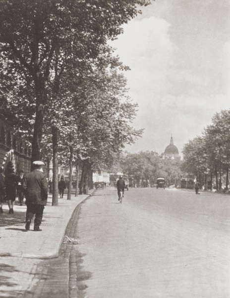 Victoria embankment. From the album: Photograph album - London, 1920s. Creator: Harry Moult.